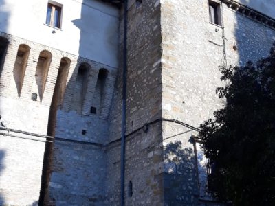Spoleto vendesi torre medioevale