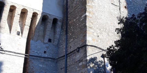 Spoleto vendesi torre medioevale