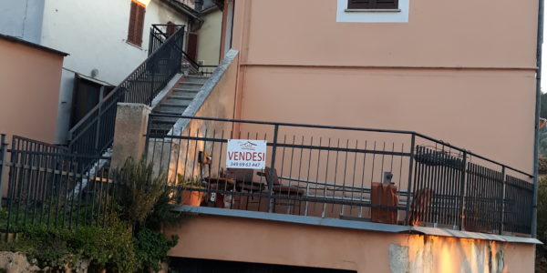 Spoleto vicinanze vendesi porzione indipendente