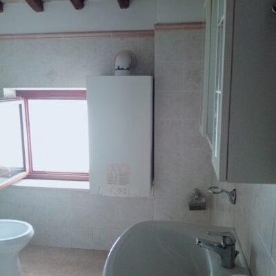 Spoleto vicinanze affittasi appartamento in casale