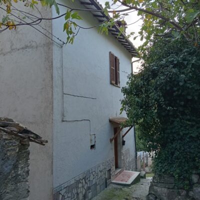 Spoleto vicinanze vendesi casa singola