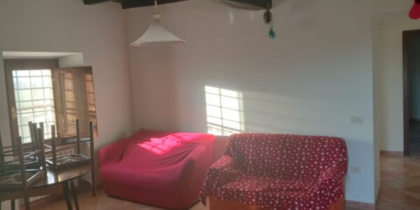 Spoleto vicinanze affittasi appartamento in casale