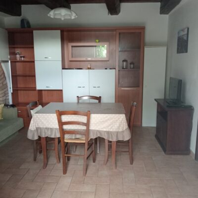 Spoleto vicinanze affittasi appartamento in casale