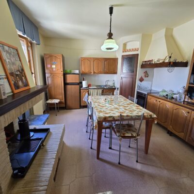 Spoleto vendesi appartamento